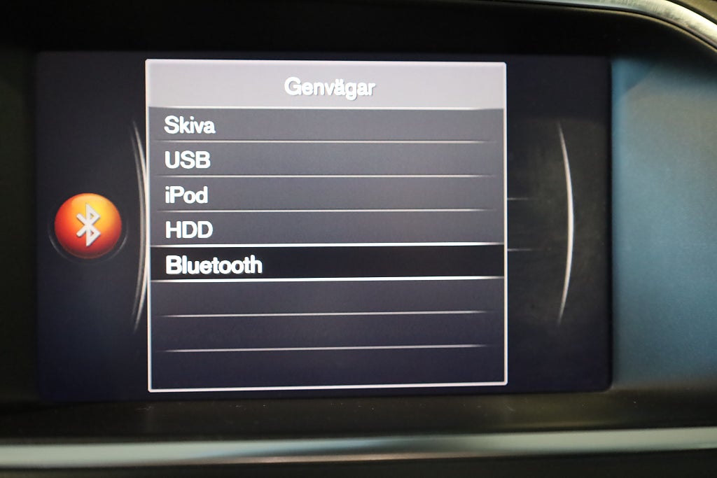 Volvo V40 T3 Momentum Värmare Navi PDC Blåtand 2018