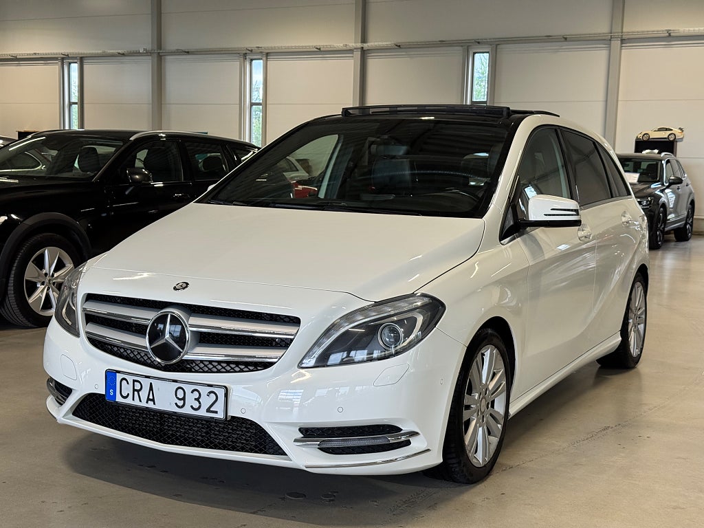 Mercedes-Benz B 180 CDI SPORT TOURER PANO DRAG SENSORER NYBES NYSERVAD