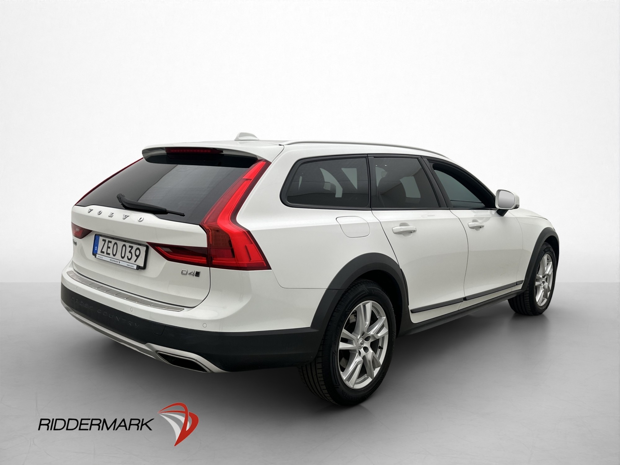 Volvo V90 Cross Country 2018, photo 6/10