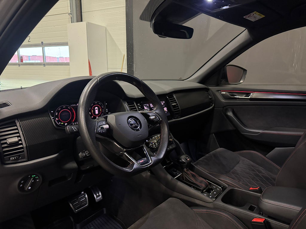 Skoda Kodiaq RS 2.0 TDI 4x4 7-sits *3,99%* Kamera Värmare Drag 20"