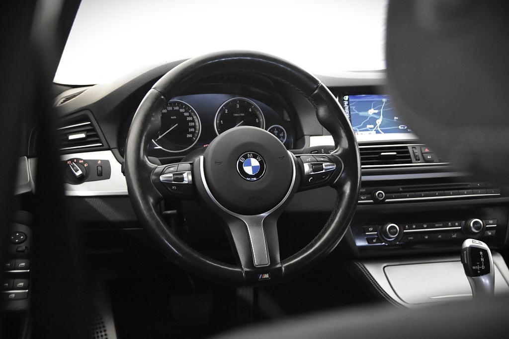 BMW 520d 2017 - miniatyr 12
