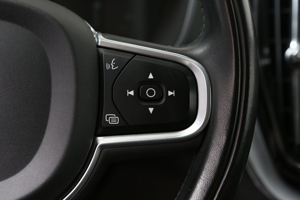 Volvo XC60 D4 190hk Momentum SE Teknik Drag Kamera Navi VOC 2019