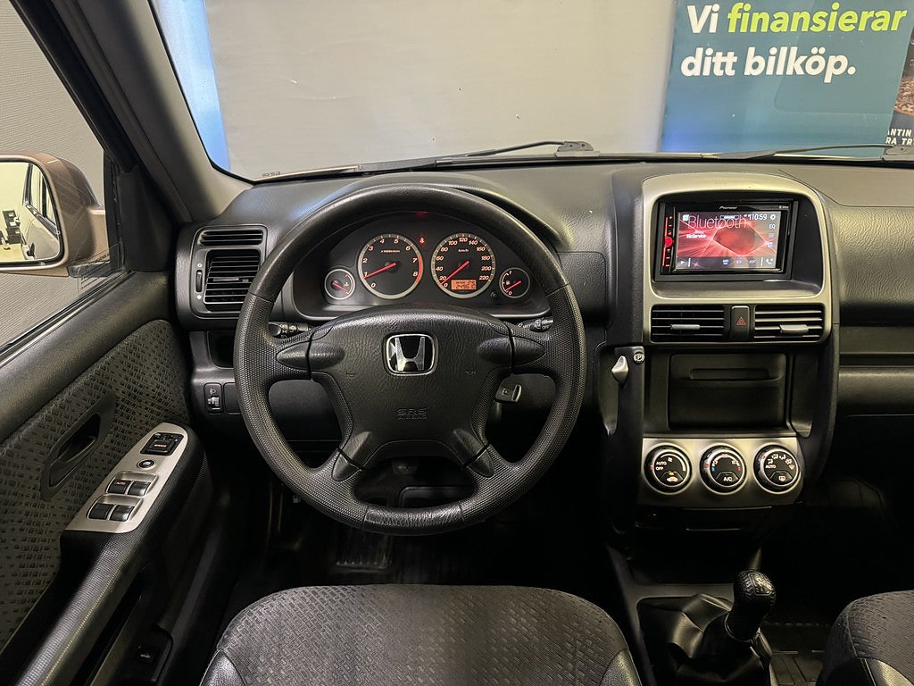 Honda CR-V 2.0 4WD | Nybesiktad | S+V | Nyservad | Bluetooth