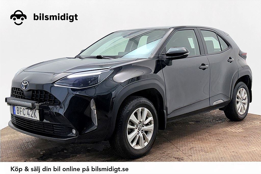 Toyota Yaris Cross Cross Hybrid Kamera Rattvärme Cockpit MOMS