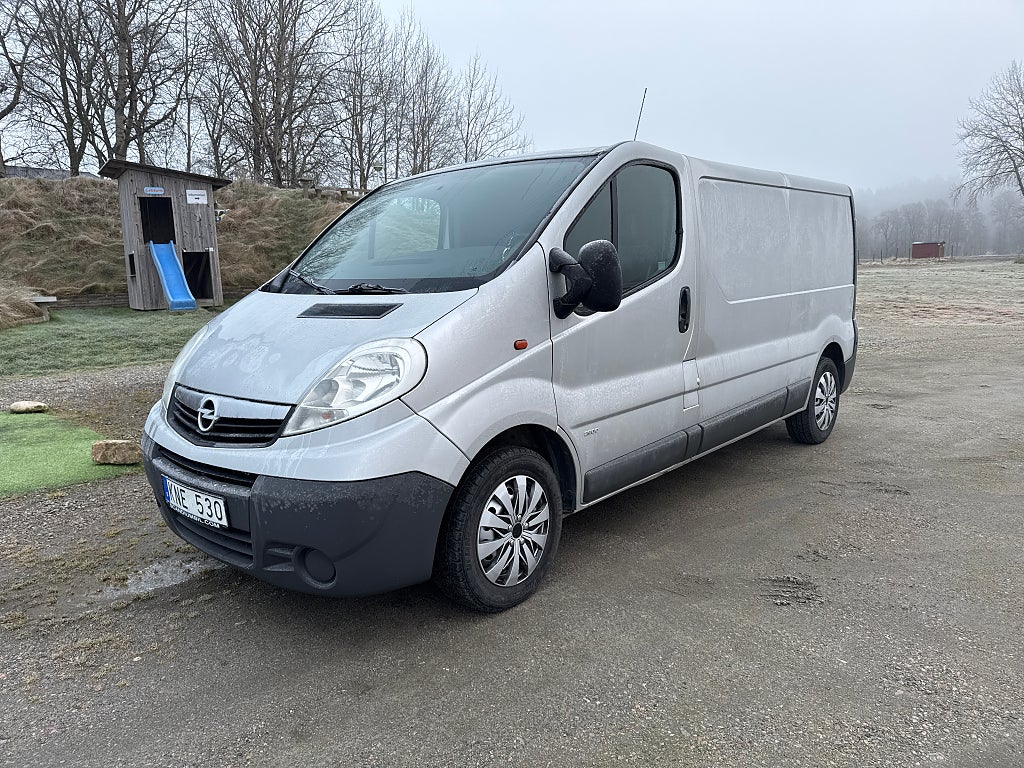 Opel Vivaro 2.0 CDTi 6-vxl Skåp 3-sits 10.000 mil Kamkedja Diesel