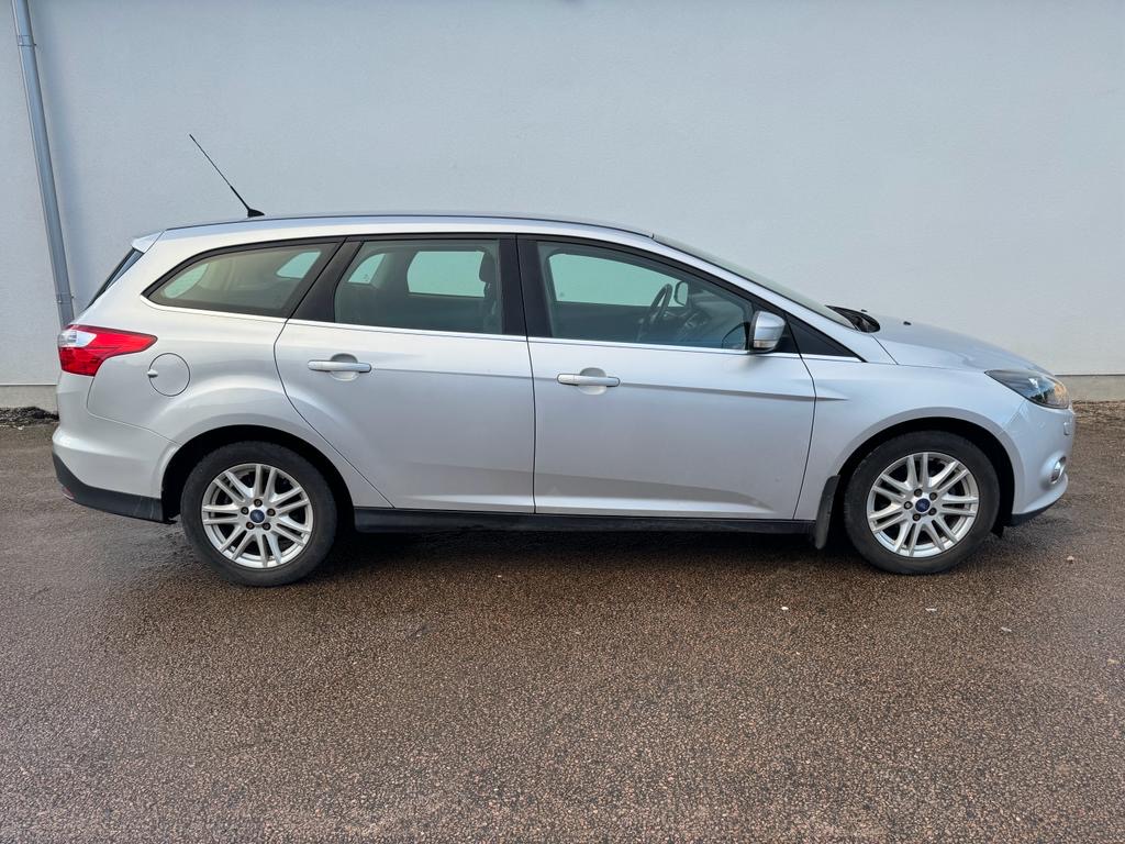Ford Focus Kombi 1.0 EcoBoost Euro 5 2013, kuva 2/45