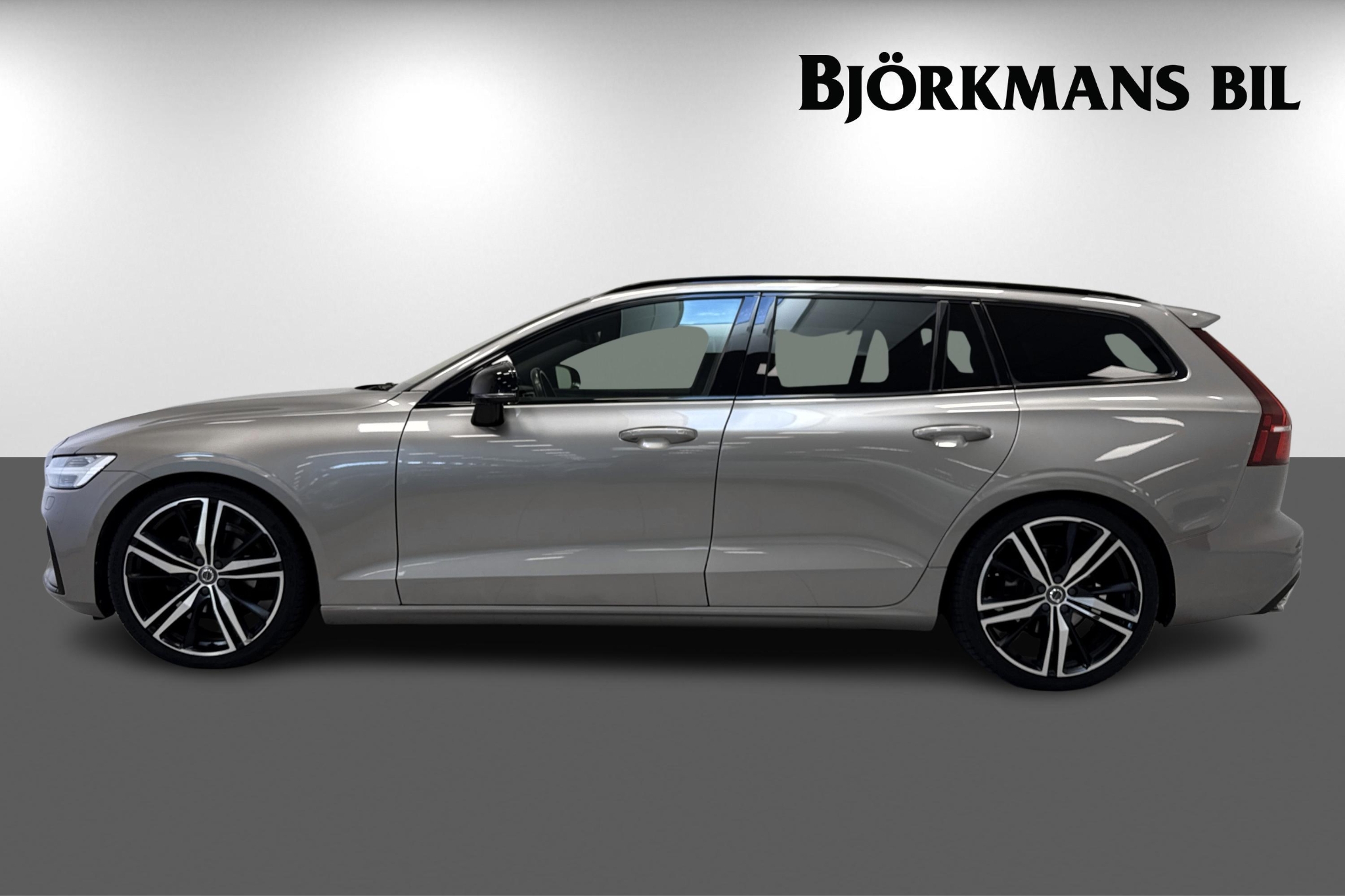 Volvo V60 D3 AWD R-DESIGN 2019, bild 4/10