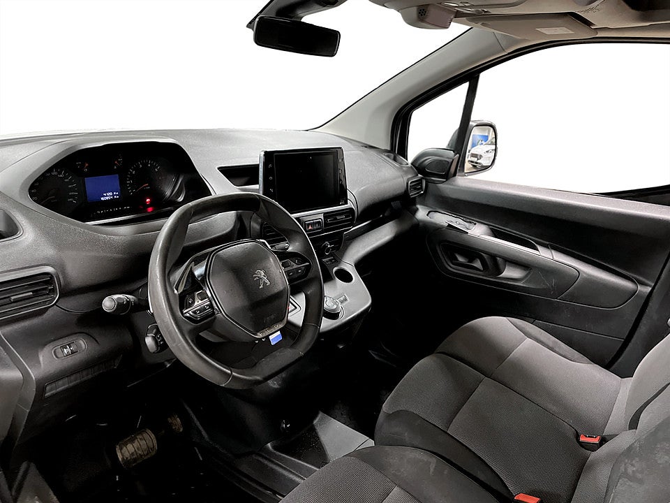Bild på Peugeot Partner PRO 1.2 PT 130hk Aut L1 P-SENSORER