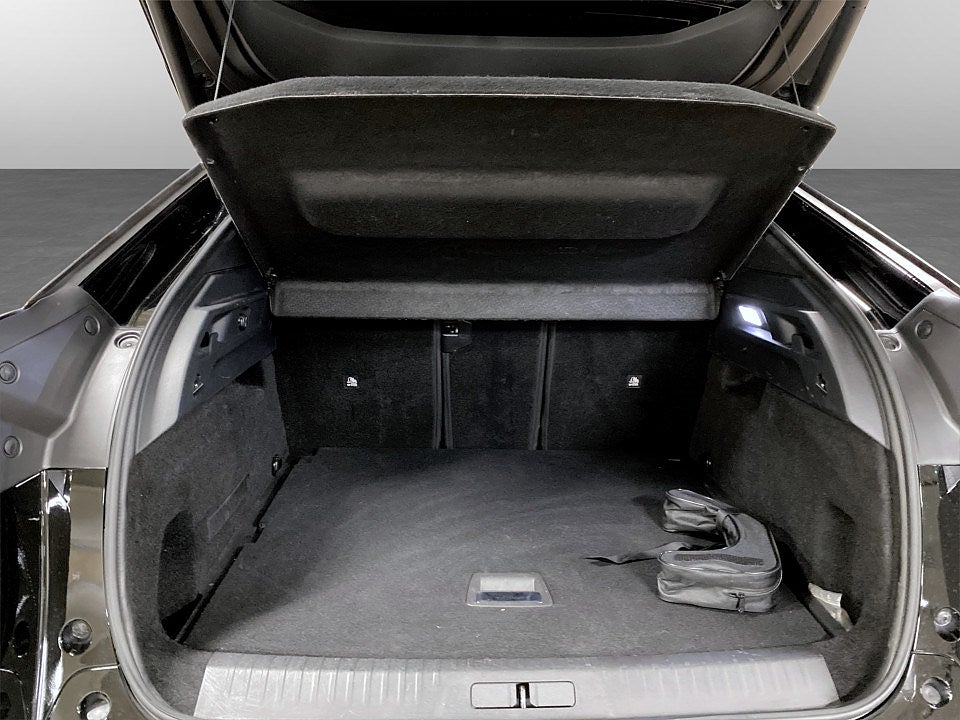 Bild på Peugeot E-3008 GT Ultimate 85kWh 214hk Aut - PANO, FOCAL