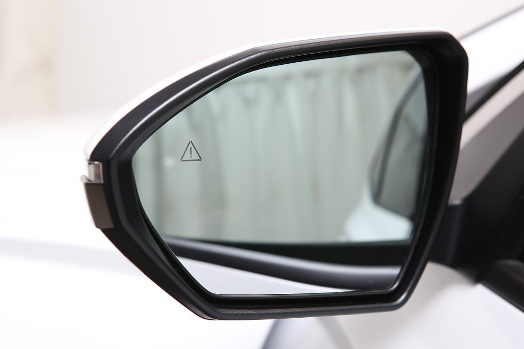 Hyundai Tucson Essential MHEV Automat Navi Kamera Keyless PDC