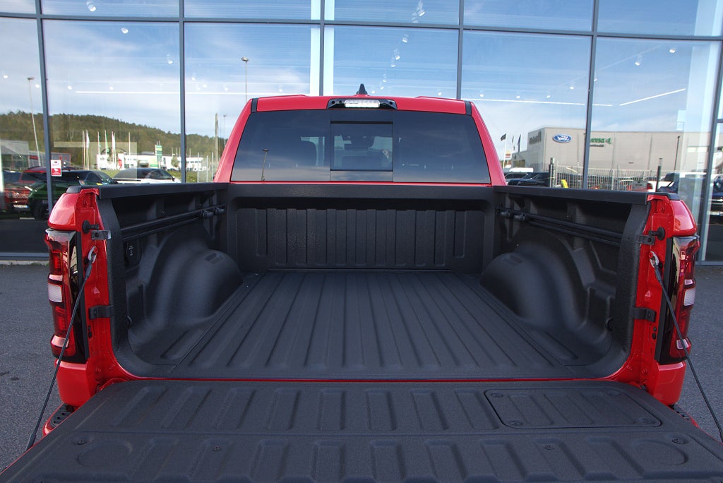 Dodge RAM 1500 Laramie Night Premium 420hk - KAMPANJ 0% RÄNTA!