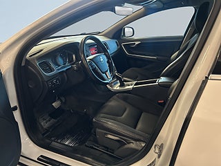 Volvo V60 D5 Twin Engine AWD Momentum Drag/MoK/S&V/Psens/Rattvärm – bild 7
