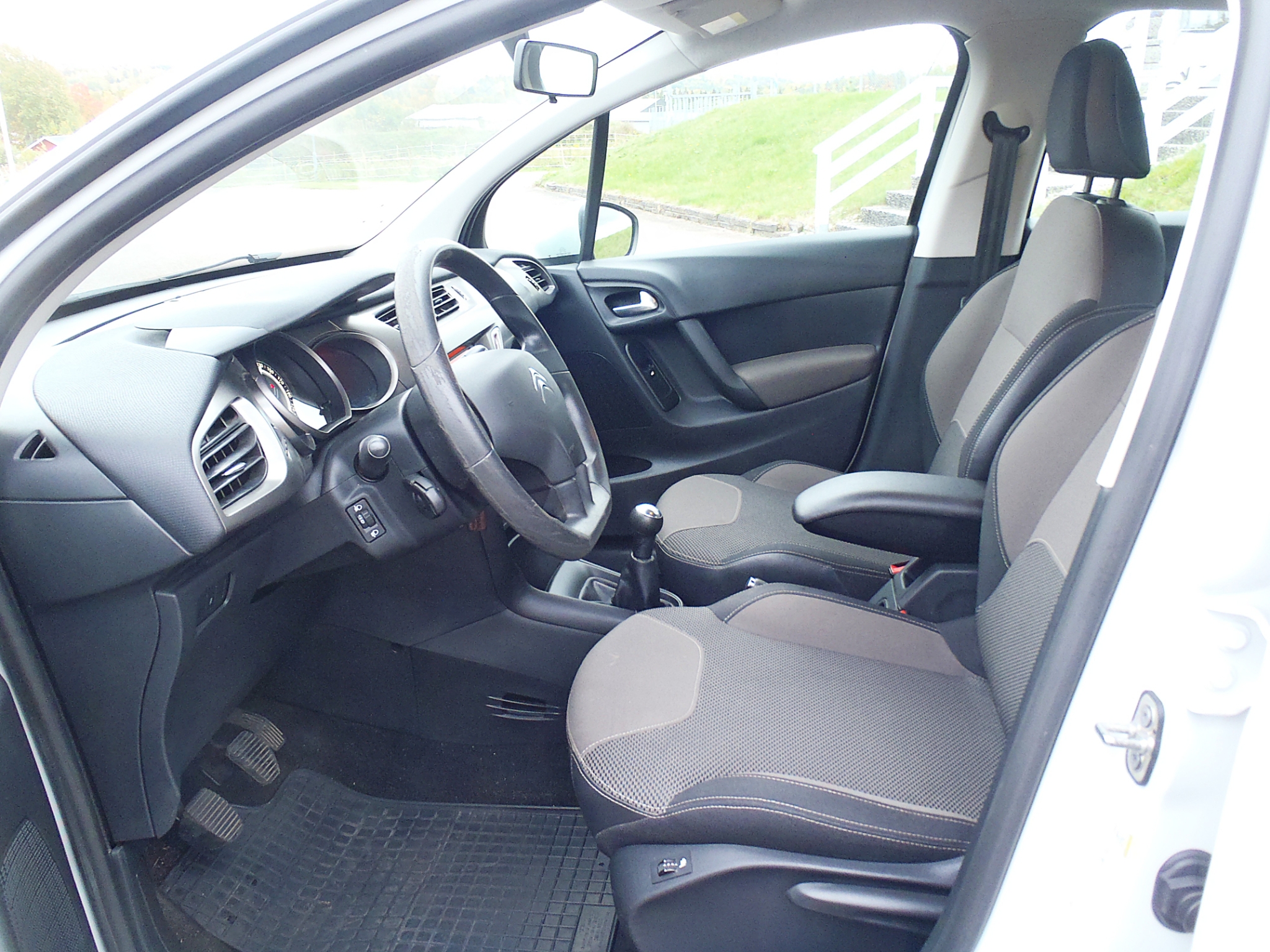Citroen C3 1.2 PureTech VTi 2014, bild 5/10