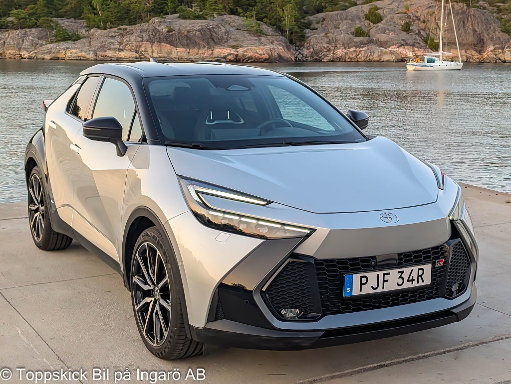 Toyota C-HR AWD CVT GR Sport Premiere Edt SoV-hjul En ägare Moms