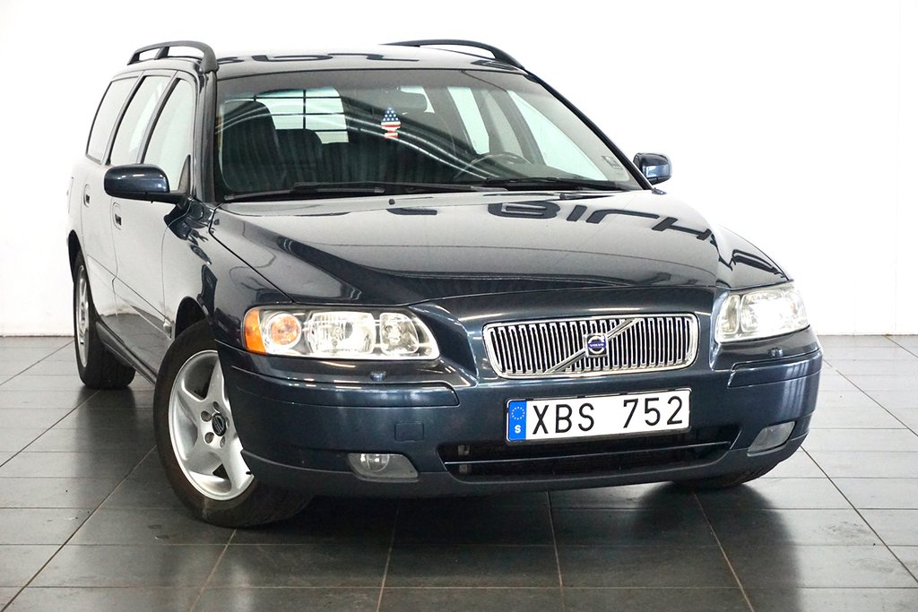 Volvo V70 2.4 Manuell 170hk Halvskinn Farthållare