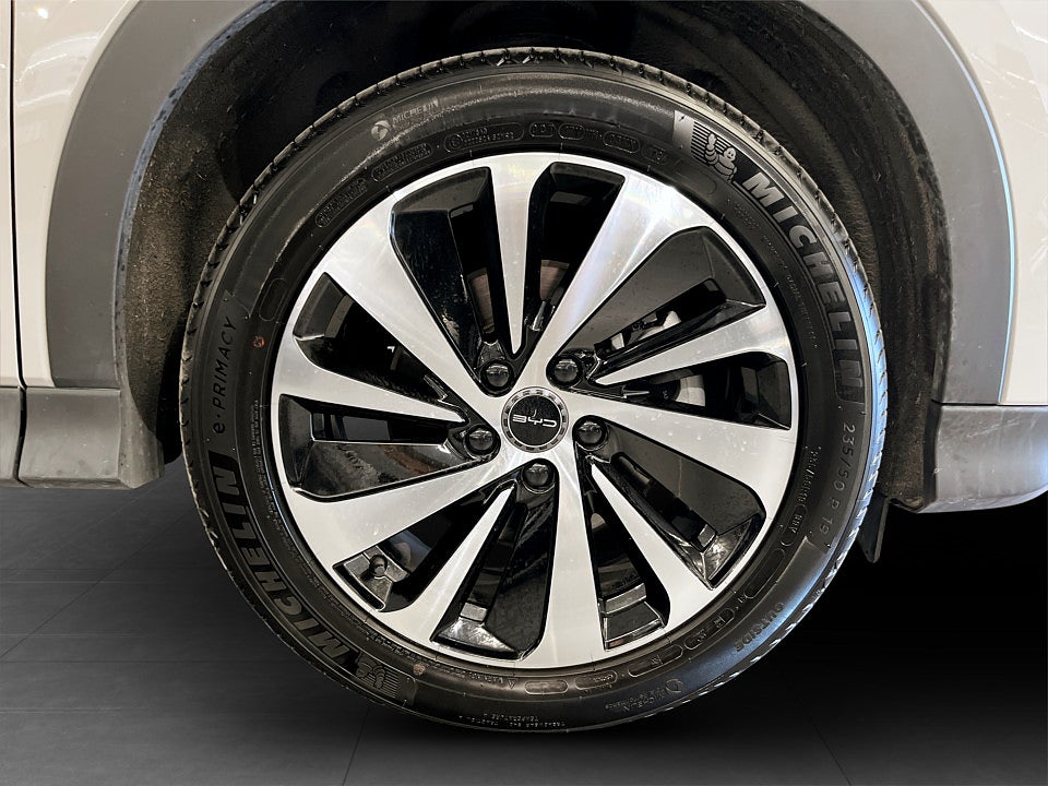 Bild på BYD SEAL U DM-i 1.5 + 18.3kWh 218hk Aut PANO 360° HUD