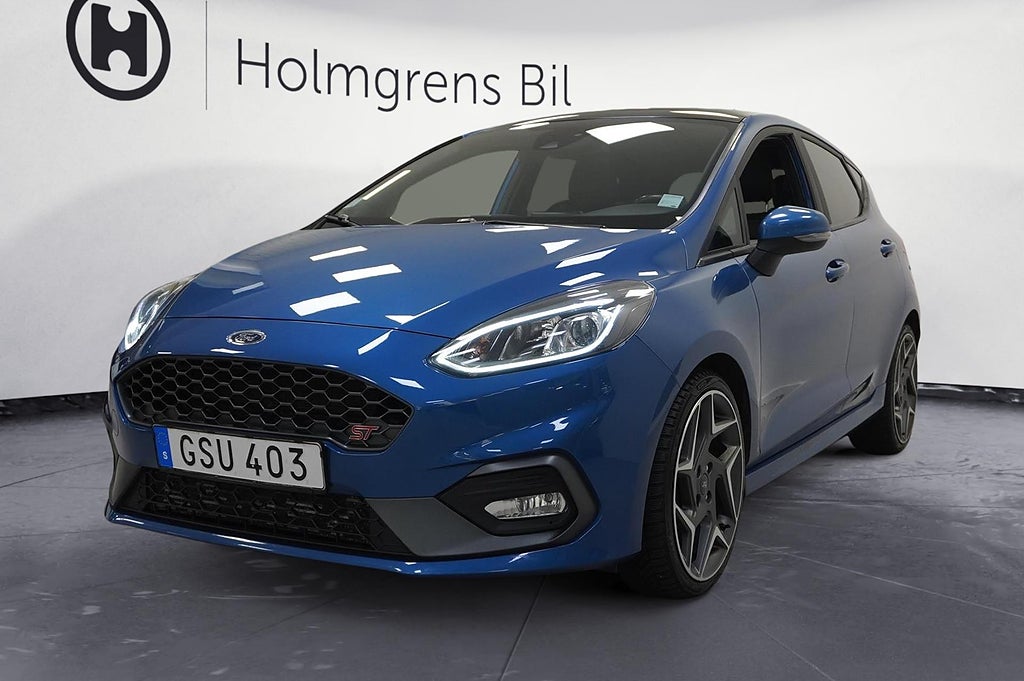 Ford Fiesta ST Panorama Recaro Navi B O 200hk | Ränta 1,99%