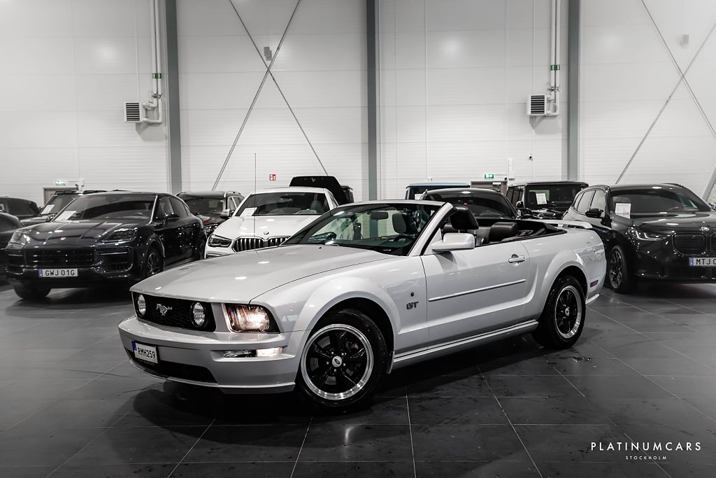 Ford Mustang GT Convertible V8 304hk 