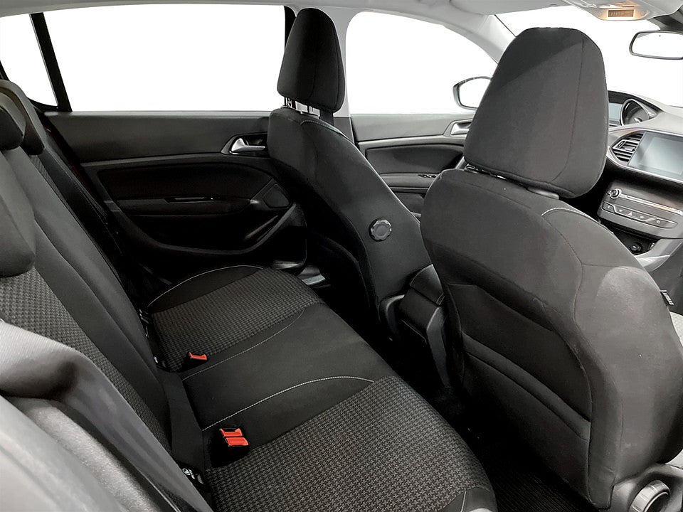 Bild på Peugeot 308 5D Active 1.2 PT 131hk CARPLAY BACKSENSORER