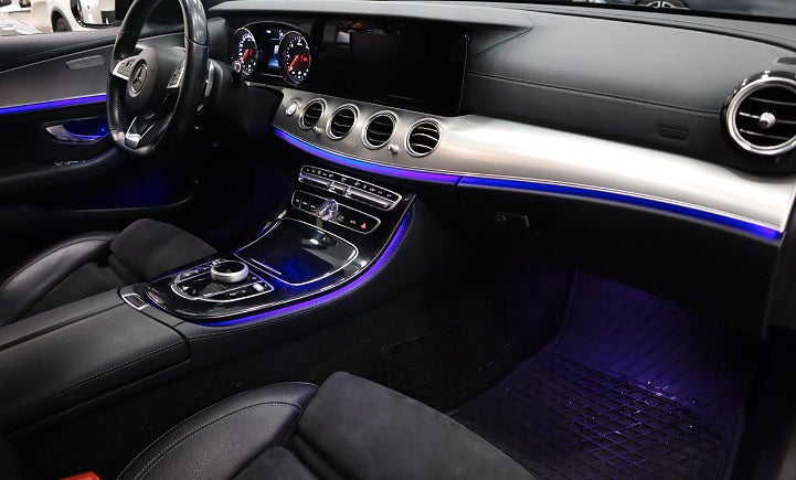 Mercedes-Benz E 220 d AMG Night Värmare Drag Kombi - bild 2