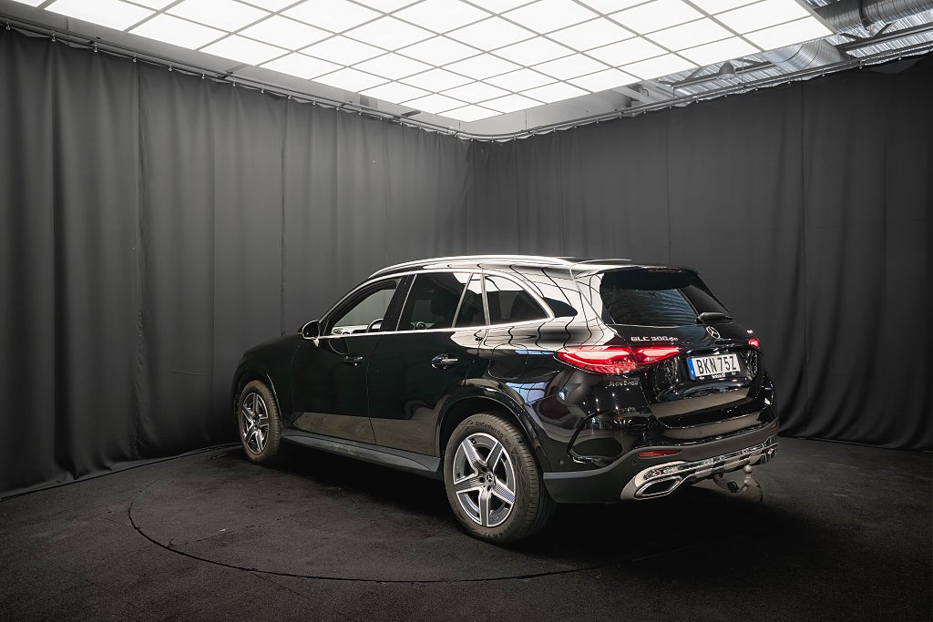 Mercedes-Benz GLC 300 d e 4M AMG DRAG DIGITALA-LED 98% SoH MOMS 1-ÄGARE