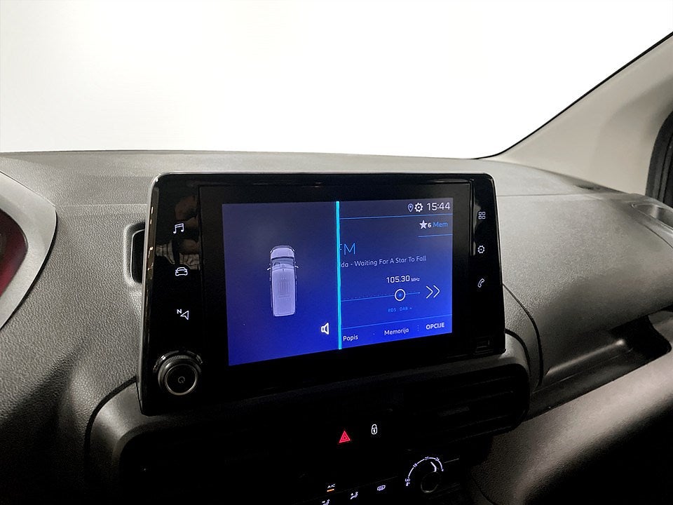 Bild på Peugeot Partner PRO Crew Cab BHDi 100hk - 5-SITS,DRAG,VÄRMARE