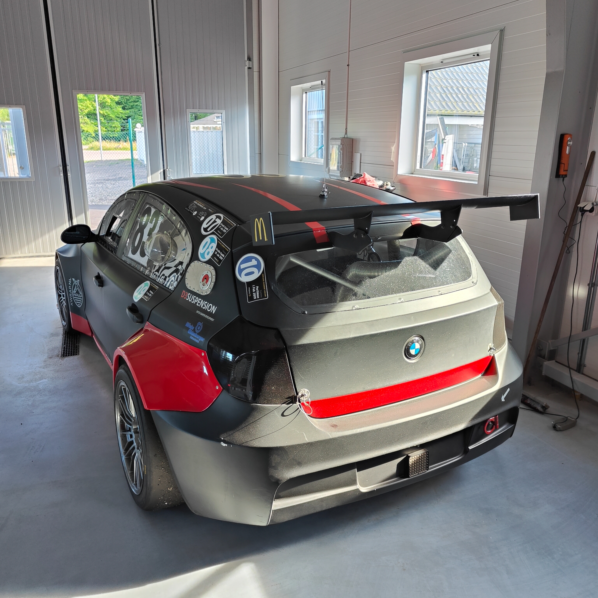 BMW 140 V8 2012, bild 2/31