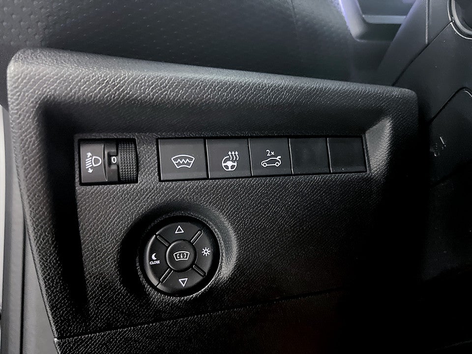 Bild på Citroën C4-X Shine 1.2 PT 130hk Aut B-KAMERA CARPLAY