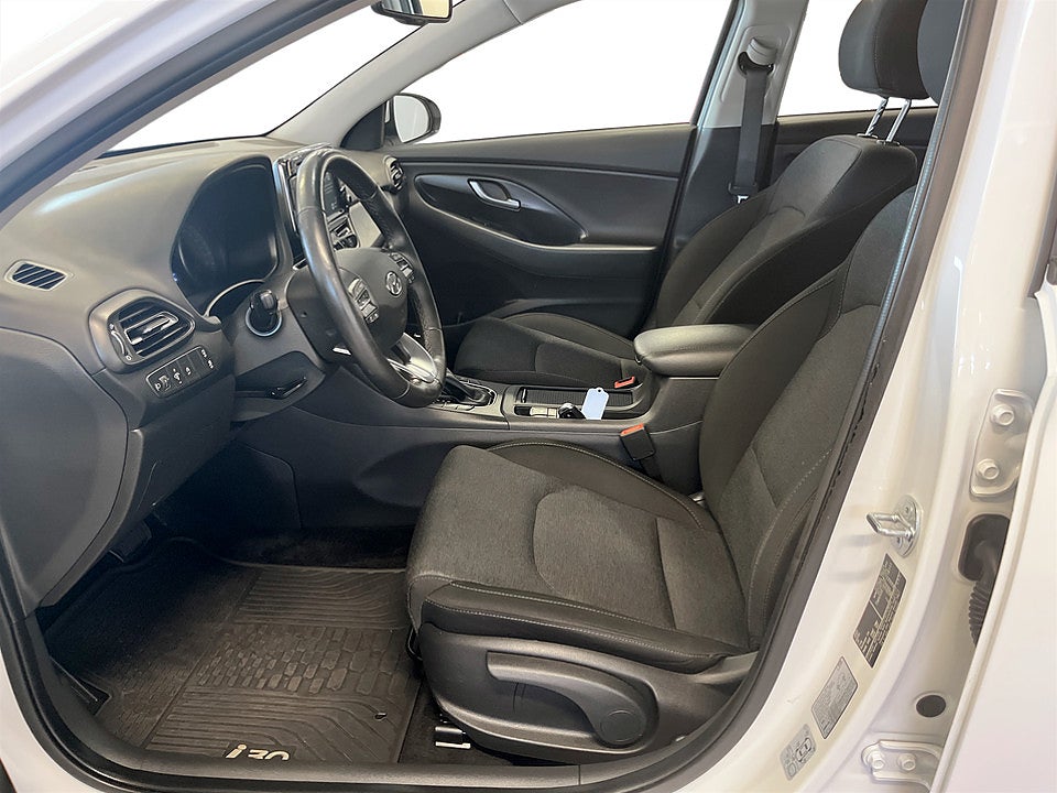 Bild på Hyundai i30 Essential 1.0 DCT 120hk Aut B-KAMERA CARPLAY