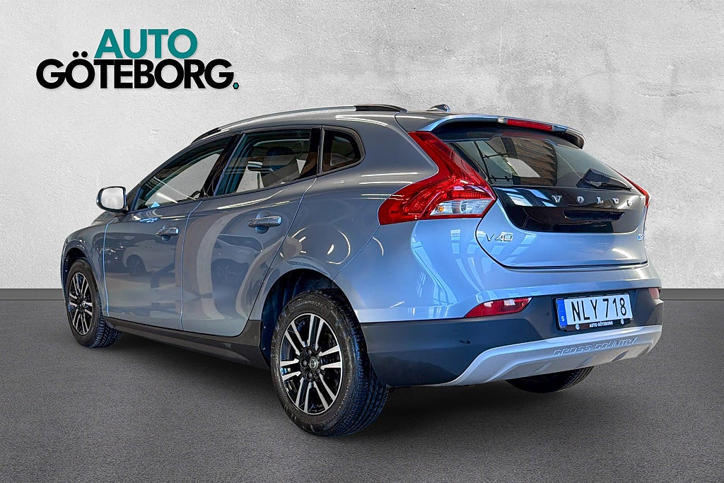 Volvo V40 Cross Country D2 Momentum Fullservad Välvårdad VOC