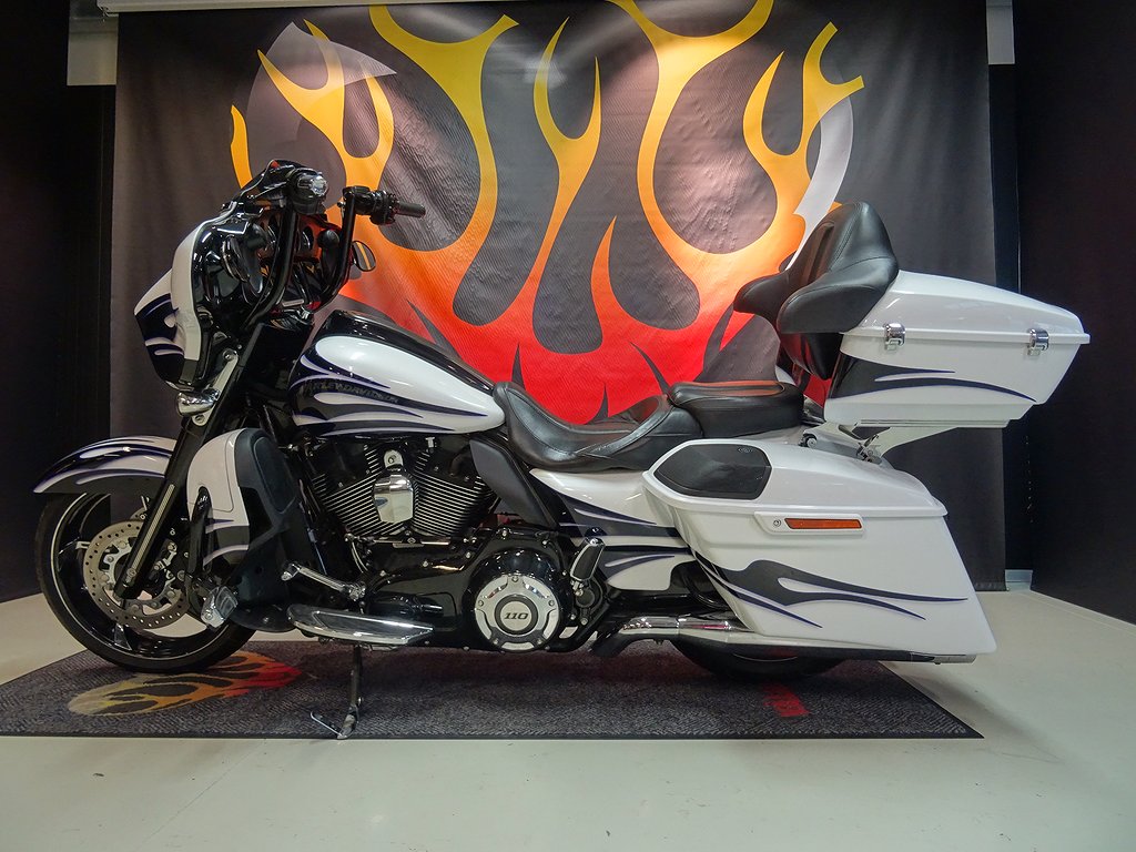 Harley-Davidson CVO STREET GLIDE FLHXSE  