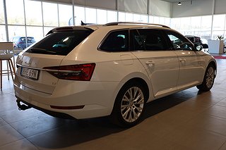 Kombi Skoda Superb 8 av 25