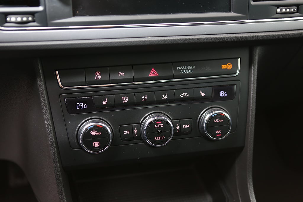 Seat Leon 1,0 TSI 115hk Style 5D Panorama Kamera Cockpit 2020