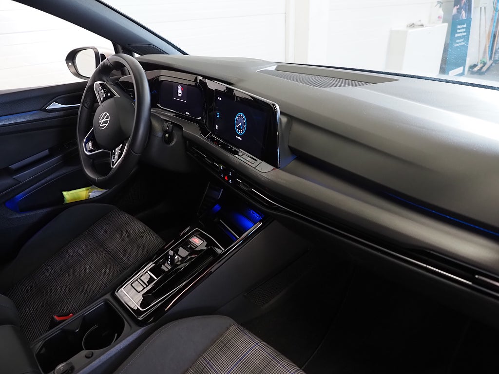 Volkswagen Golf GTE 1.4 TSI Plug-in 245hk Drag P-Värm Kamera Navi IQ 2023