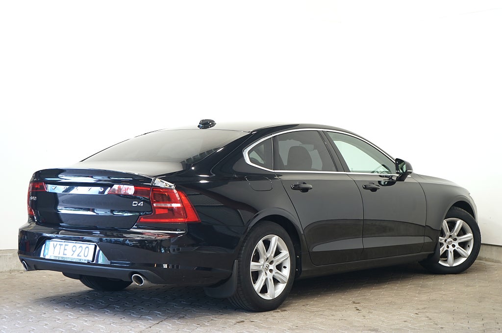 Volvo S90 D4 Automat Momentum Navigation