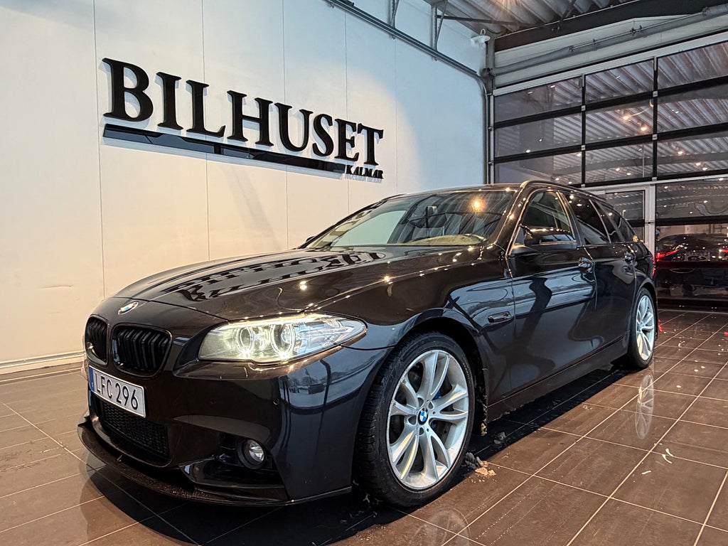 BMW 520d xDrive Touring M-SPORT Cockpit Helläder Backkamera