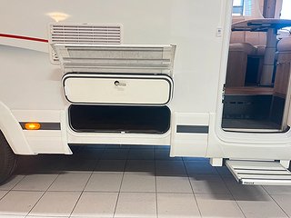 Husbil-integrerad Kabe TMI 810 LT 12 av 31