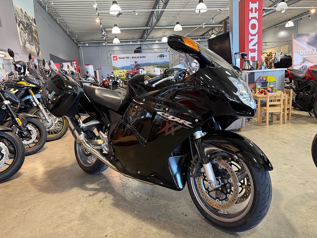 Honda CBR1100XX Super Blackbird #Endast 2920mil & Akrapovic helsystem#