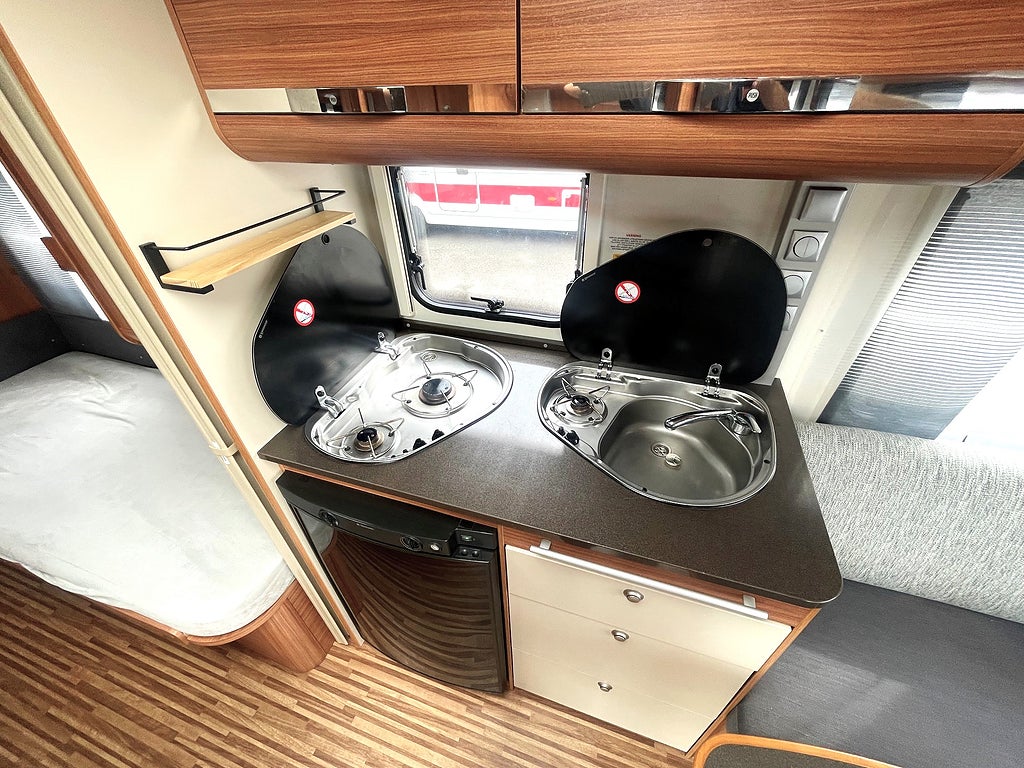 Adria 542 UT Enkelsängar Toa bak Alde Boxmarkis 1500 kg