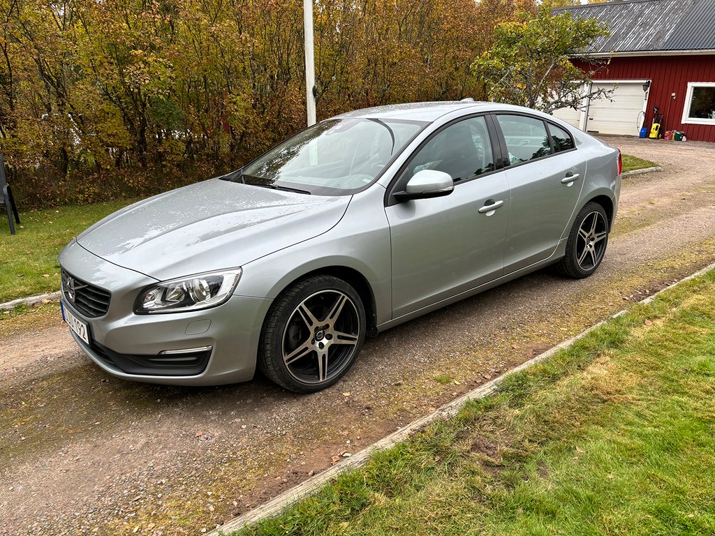 Volvo S60 ( Bokad )T3 Automat B-värmare Euro 6 / 1 ägare 