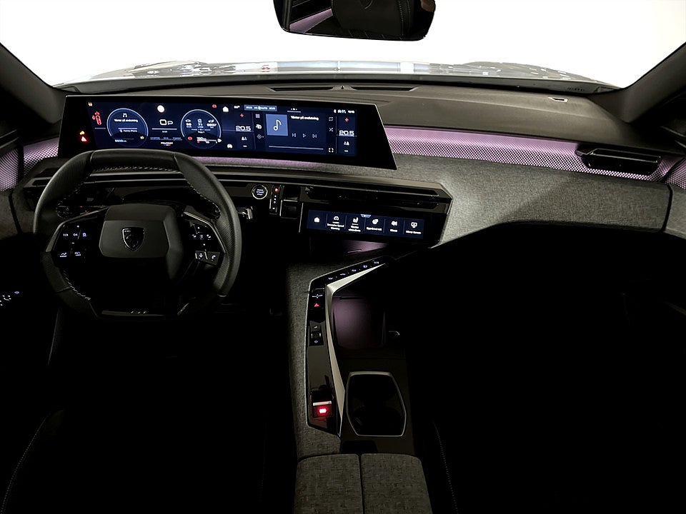 Bild på Peugeot 5008 GT Ultimate Hybrid 145hk Aut 7-SITS ELSTOL B-KAMERA