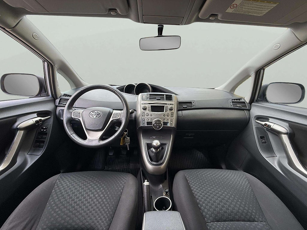 Toyota Verso 1.8 Valvematic 7 Sitsig Drag Ny besiktad - miniatyr 9