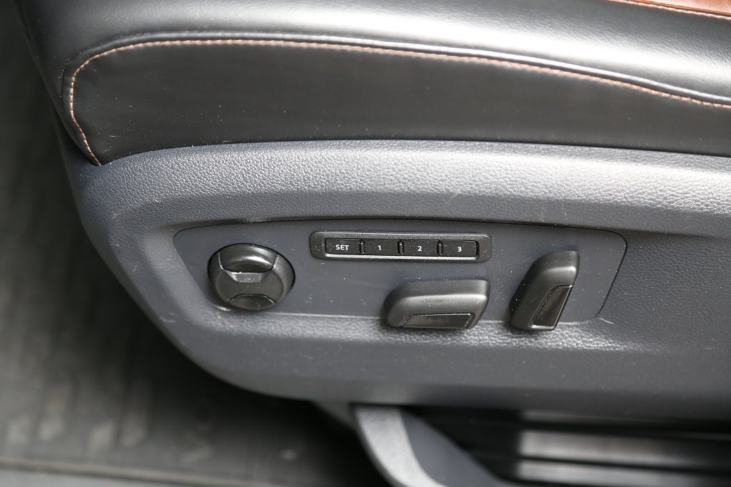 Volkswagen Multivan T6.1 TDI 4M Highline DSG Värmare Drag