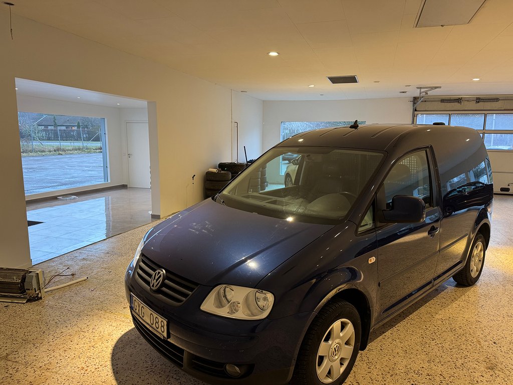 Volkswagen Caddy 1.9tdi automat drag h-d  ny bes 