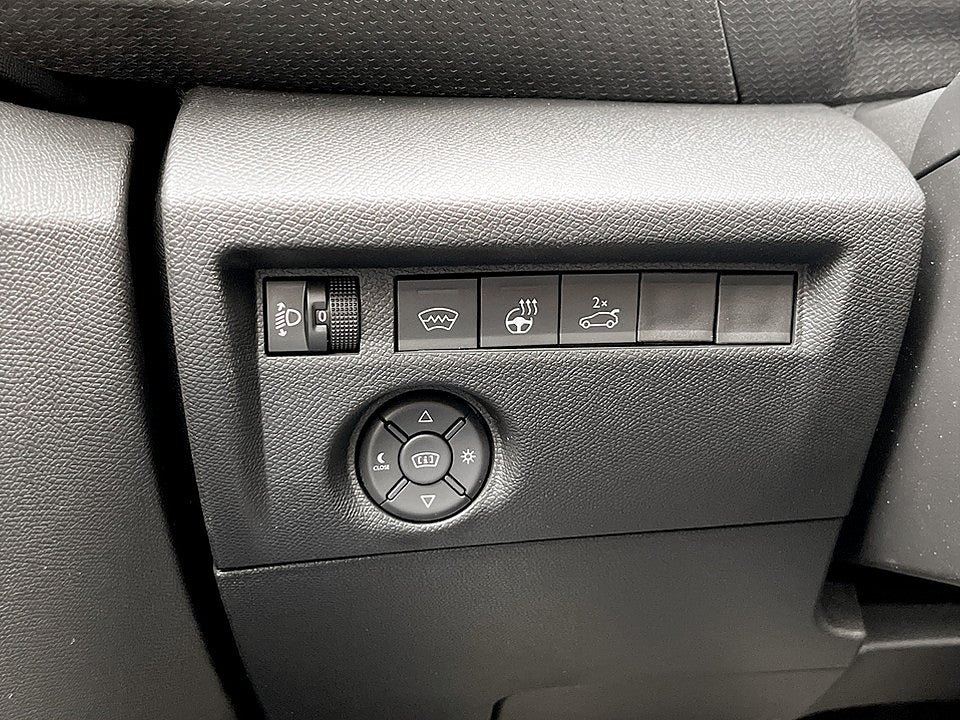 Bild på Citroën C4 Shine 1.2 PT 130hk Aut B-KAMERA CARPLAY