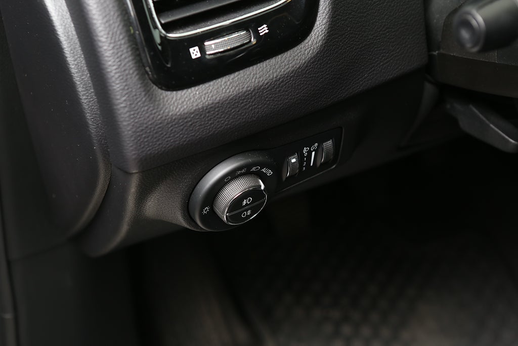 Jeep Compass 1,4 140hk Limited Backkamera 2018