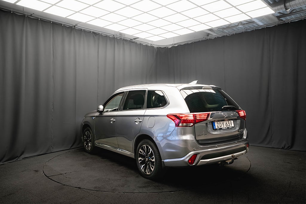 Mitsubishi Outlander PHEV AWD BUSINESS LÄDER DRAG 360° ELSTOL