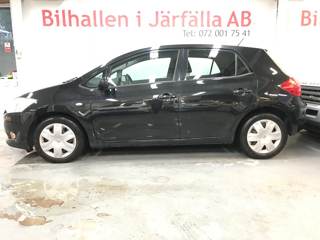 Toyota Auris 1.6 Dual VVT 2 ägare Ny bes servad lågmil 124HK