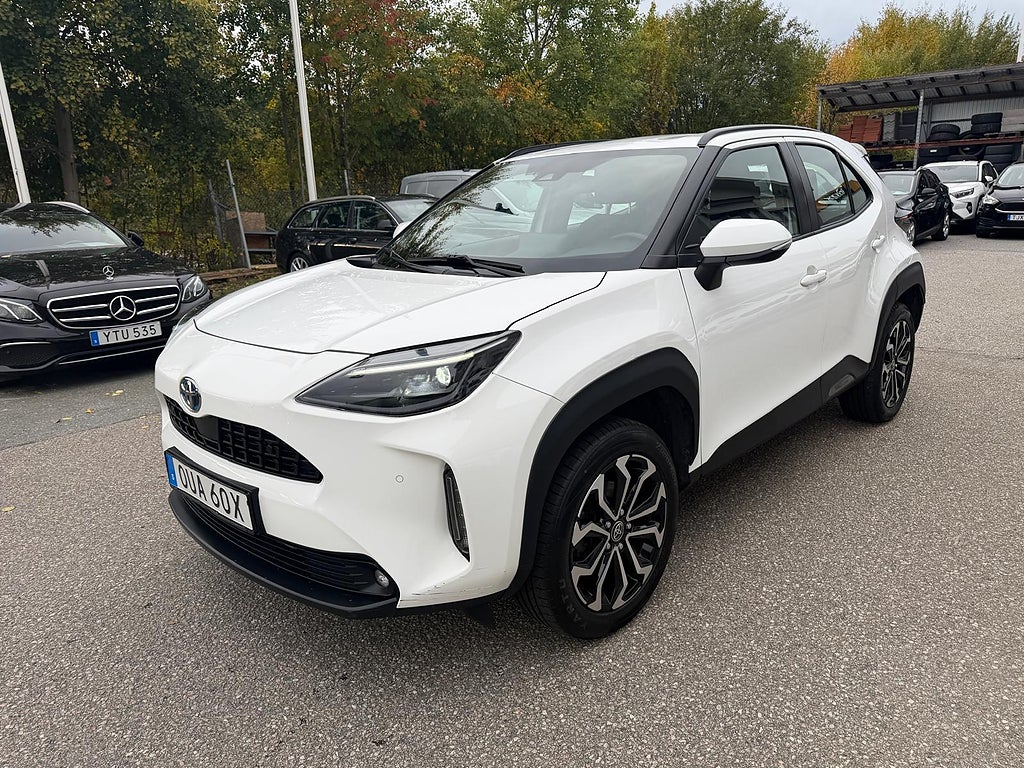 Toyota Yaris Cross HYBRID AWD-i e-CVT ACTIVE PLUS KAMERA NAVI V-HJUL EU6