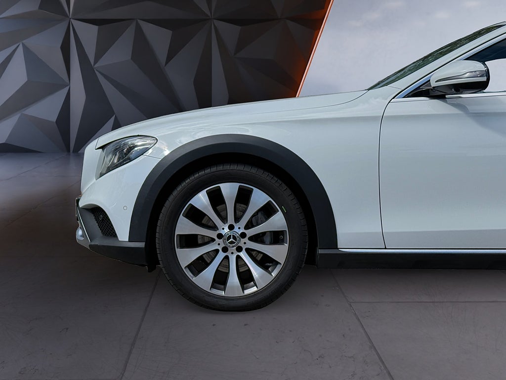 Mercedes-Benz E 2019 - miniatyr 8
